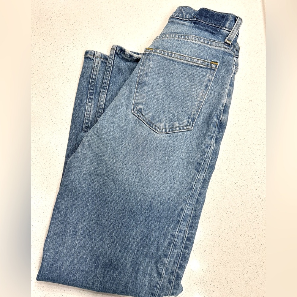 A&F Ultra High Rise 90’s Straight - Picture 3 of 3